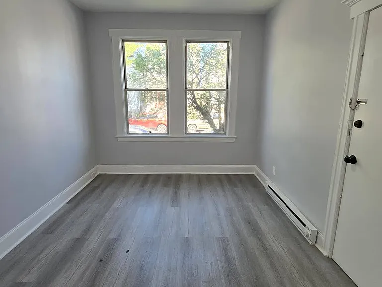 34 Clerk St #1RR — Photo 5