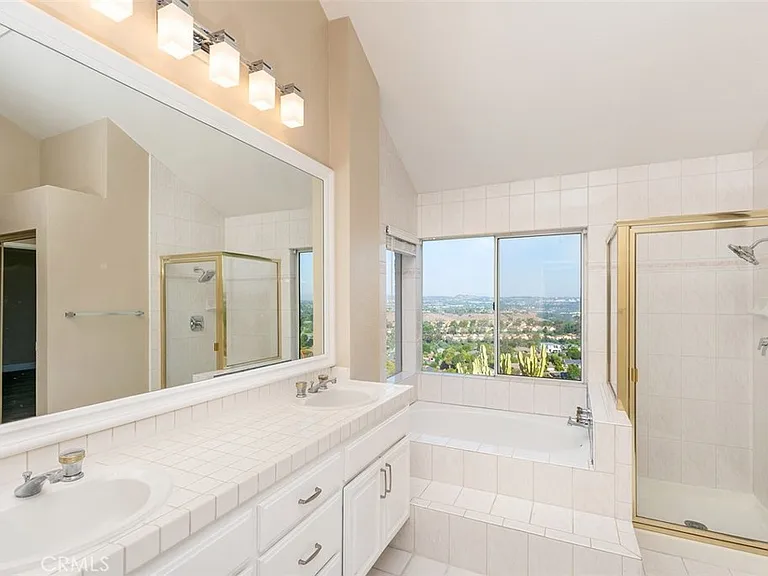24911 Stonegate Ln — Photo 11