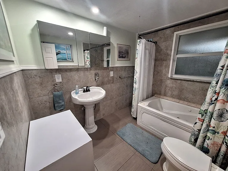 4050 Yucatan Cir — Photo 21