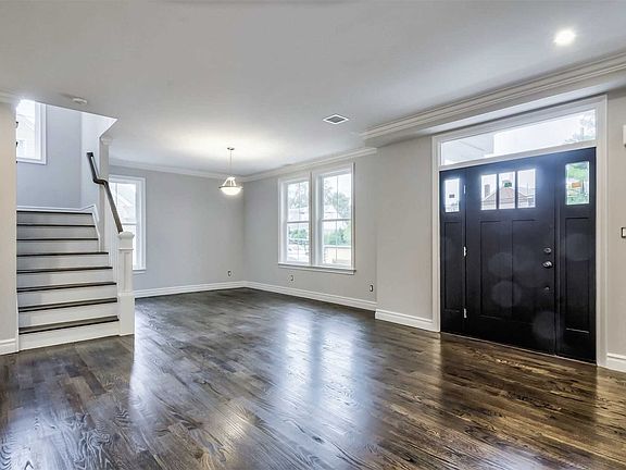3rd image of 122 Slabey Ave