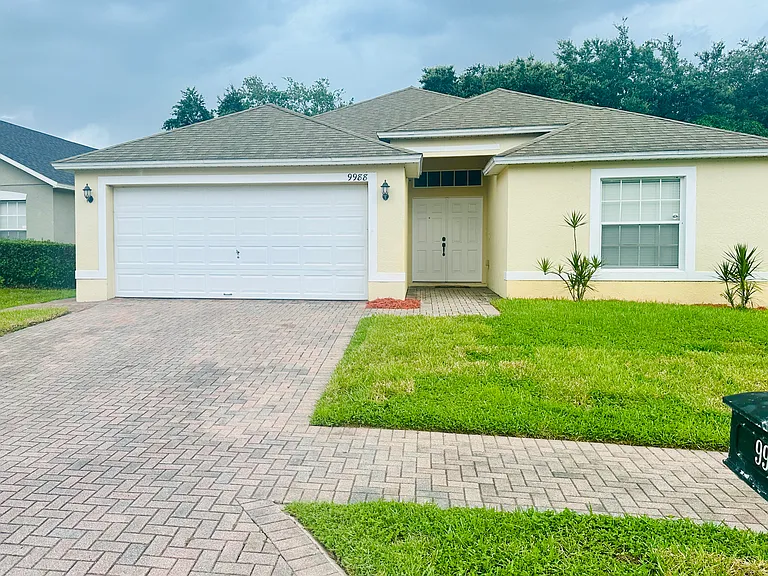9988 Portofino Dr — Photo 1