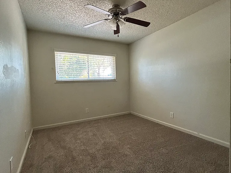 6053 N Flora Ave — Photo 9