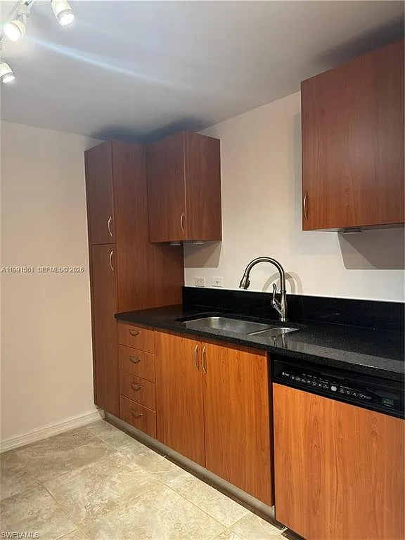 2 bed, 2.0 bath, 1179 sqft, $2,875 — Photo 2