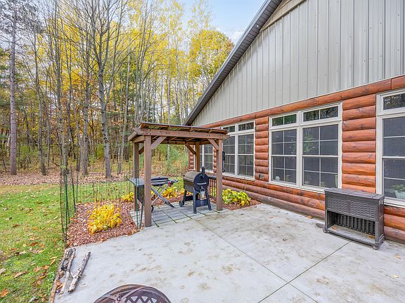 4th image of 3159 Hilltop Ln