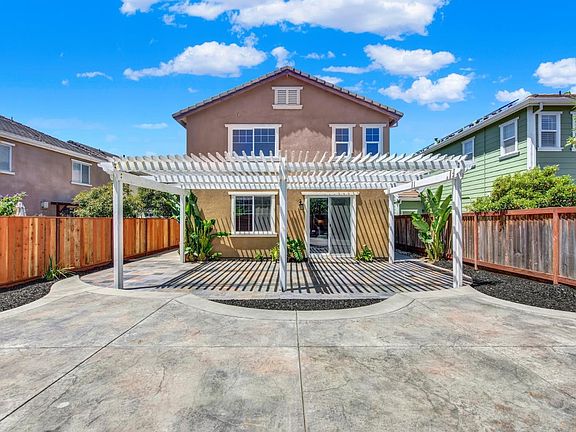 4th image of 380 Mountain Meadows Drive