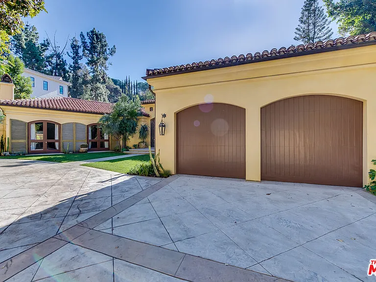9530 Hidden Valley Rd — Photo 37