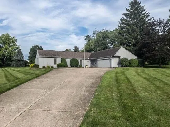 959 Bon Air Dr, Urbana, OH 43078