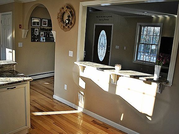 Pass thru to Livingroom