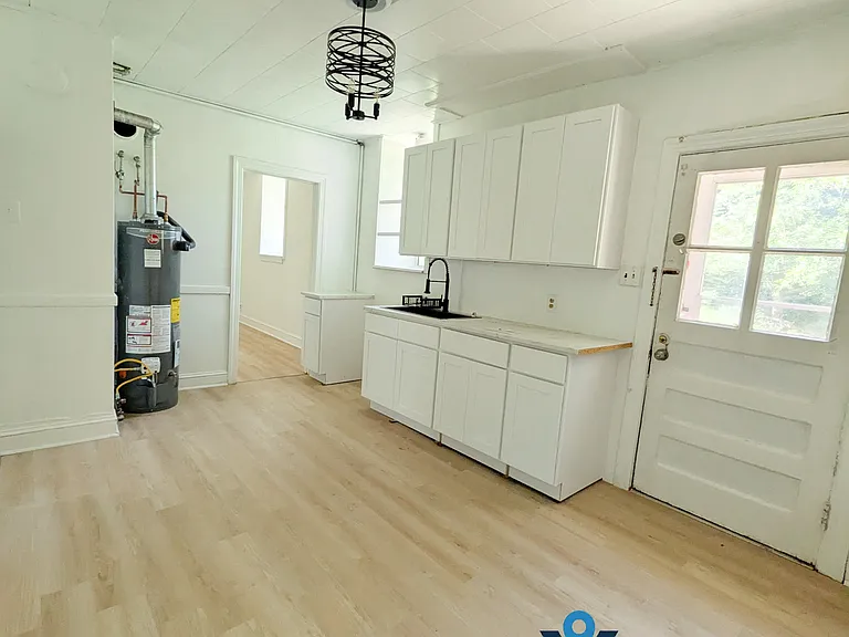 417 N Walnut St — Photo 7