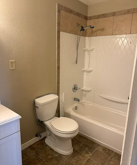 319 Bocage Dr — Photo 14