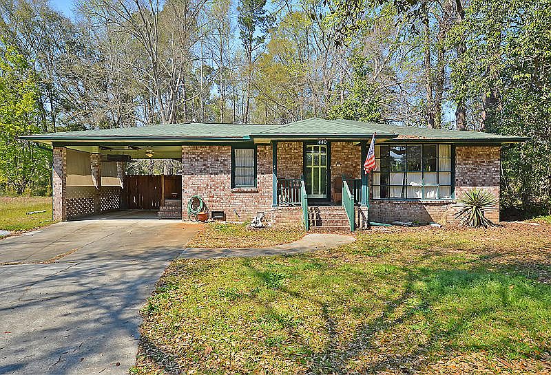 1st image of 440 Embassy Dr