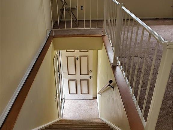 3rd image of 2621 Harwich Dr