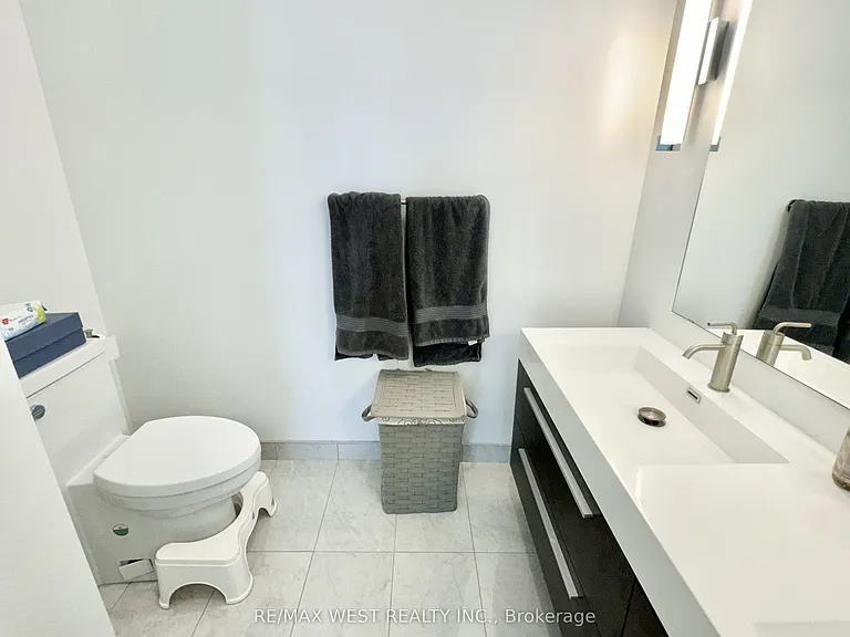 39 Roehampton Ave #4603 — Photo 26