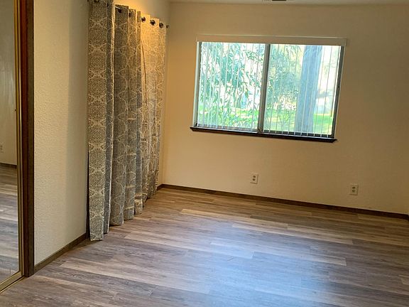 3rd image of 2957 Indian Oaks Dr