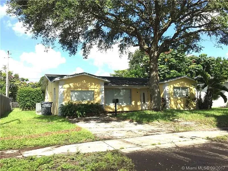 3 bed, 1809 sqft, $3,825 — Photo 3