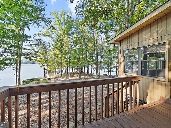 5th image of 188 S Steel Bridge Rd SE