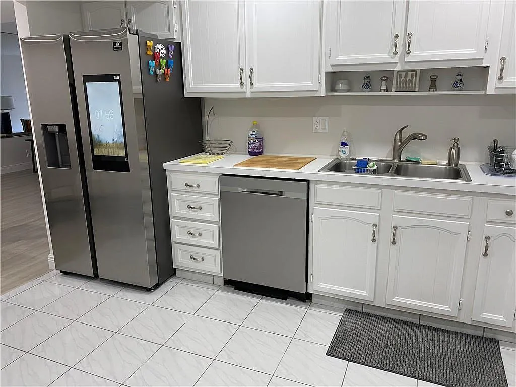 2 bed, 2.0 bath, 1400 sqft, $5,900 — Photo 4