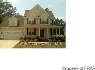 1124 Masterpiece Dr, Hope Mills, NC 28348