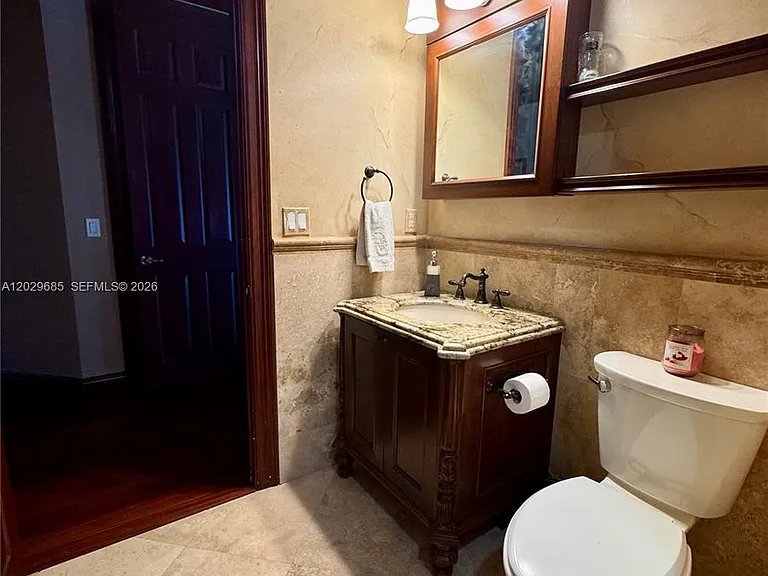 10445 Canterbury Ct — Photo 65