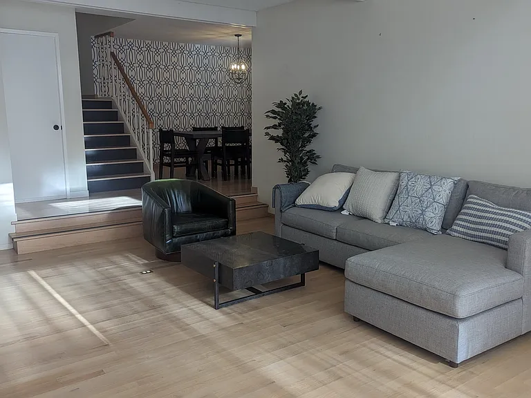 564 Sand Hill Cir — Photo 14