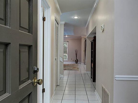 3rd image of 2536 Cedar Canyon Dr SE