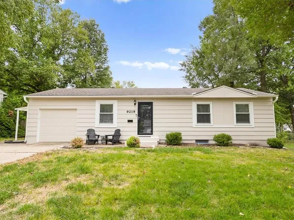 9219 W 100th St, Overland Park, KS 66212