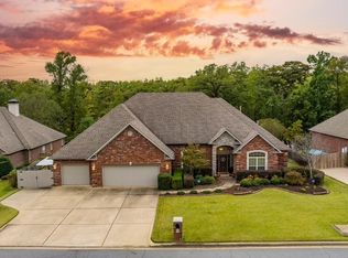 102 Seminole Ln, Maumelle, AR 72113