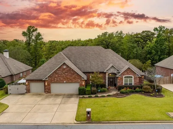 102 Seminole Ln, Maumelle, AR 72113