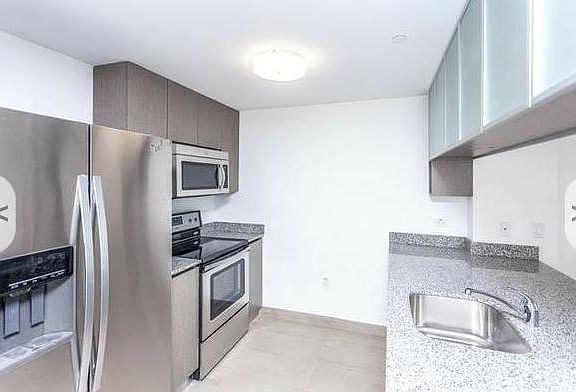 4th image of 245 NE 14th St APT 3715