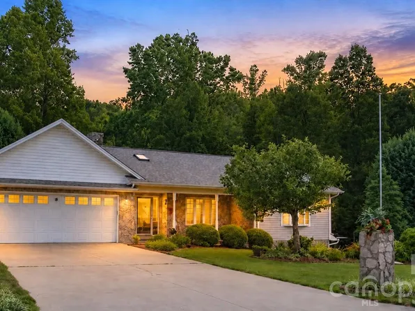9 Daniel Cir, Granite Falls, NC 28630