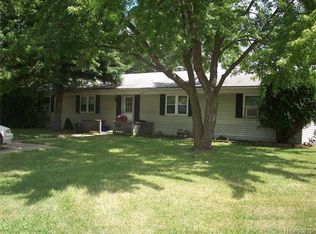 63 Maplecrest Dr, Howell, MI 48843
