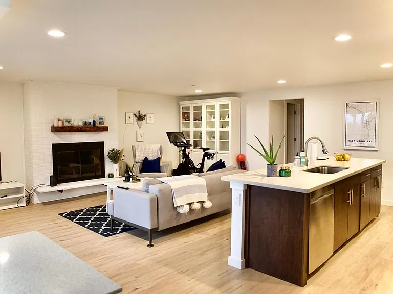 316 13th Ave E #402 — Photo 3