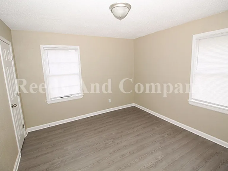 91 Eastview Dr — Photo 10