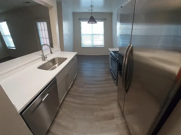 1875 Chantilly Ct — Photo 3