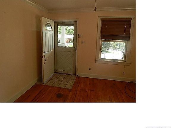 2nd image of 2324 Park Dr