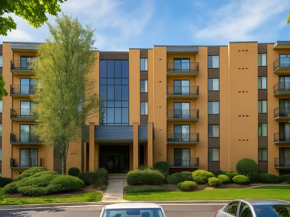 700 N Bruce Ln APT 201, Glenwood, IL 60425