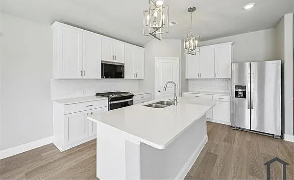 3805 High Valley Dr — Photo 4