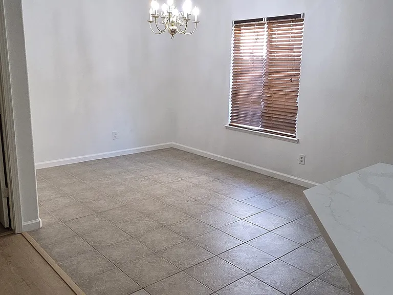 5333 W Norwich Ave — Photo 4