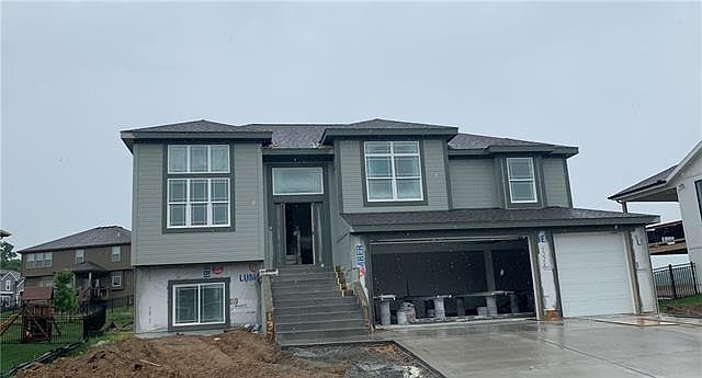 1st image of 7135 NW Forest Lakes Dr