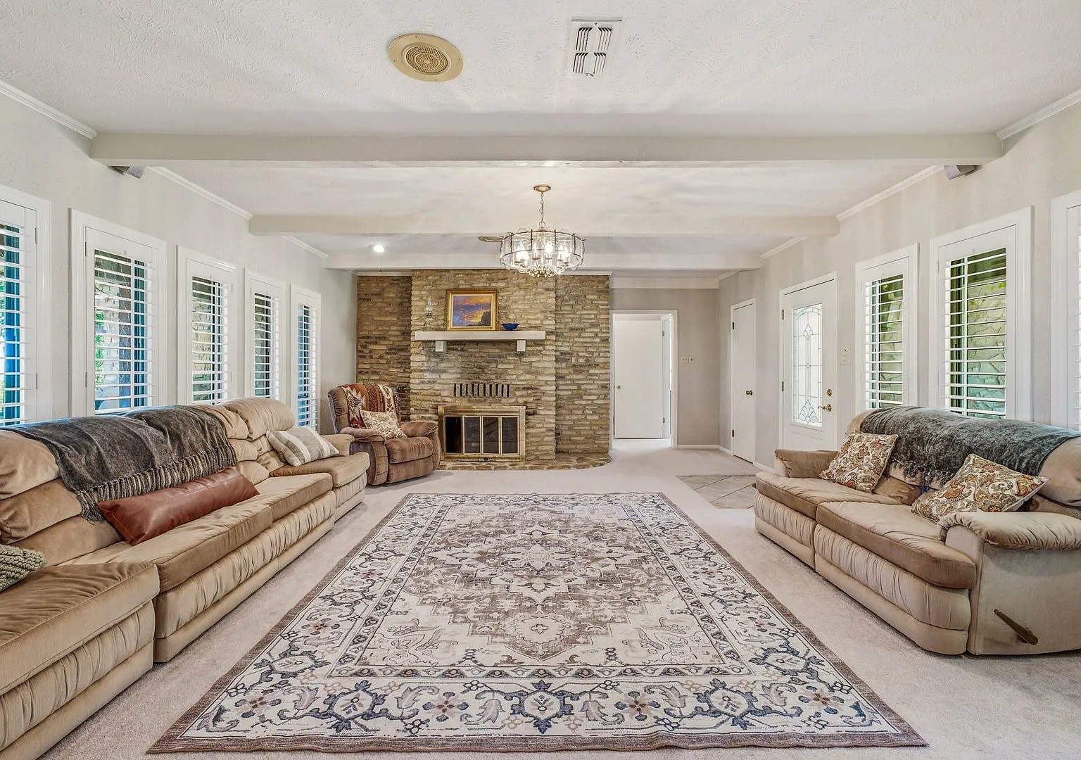 Beautiful large country home with amazing views 70 Miles from downtown Ft Worth,14 miles to Steph... — Photo 3