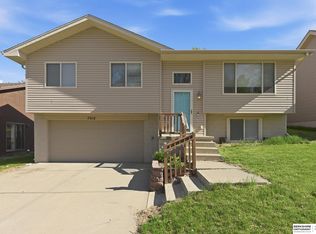 7912 Potter Plz, Omaha, NE 68122