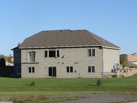 2nd image of 808 Heritage Trl NE