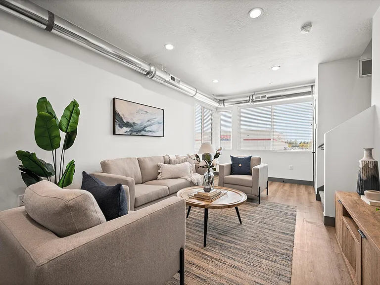 SUR17 Townhomes — Photo 6