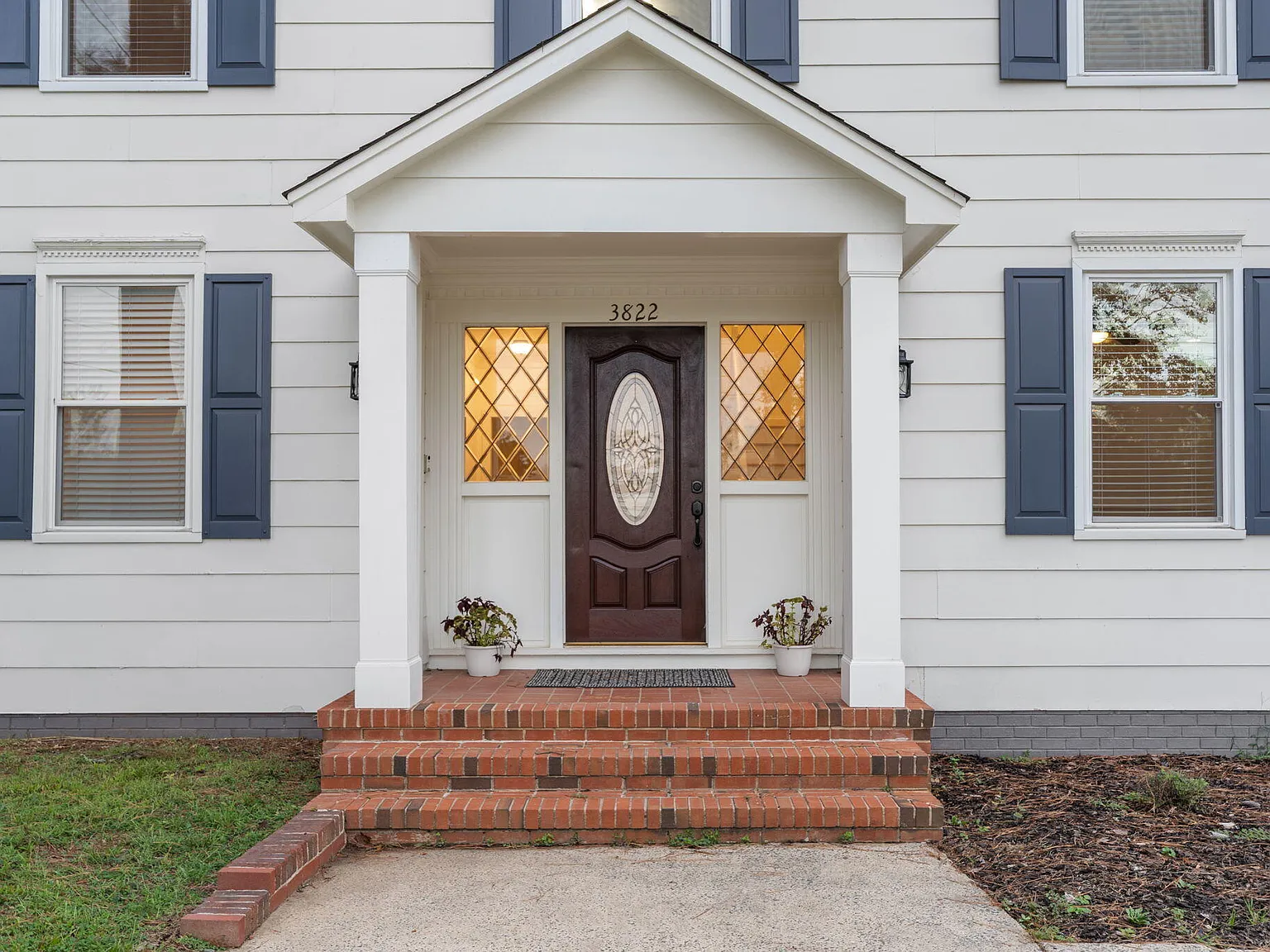 4 bed, 2.5 bath, 3045 sqft, $3,800 — Photo 3