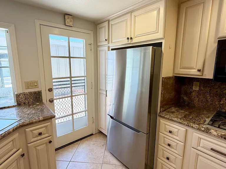 319 Spinnaker Way — Photo 15