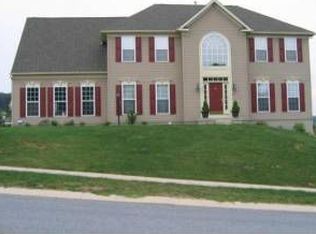925 Hillcrest Dr, Kinzers, PA 17535