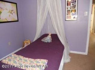 106 Ridge Crest Dr, Mountain Top, PA 18707