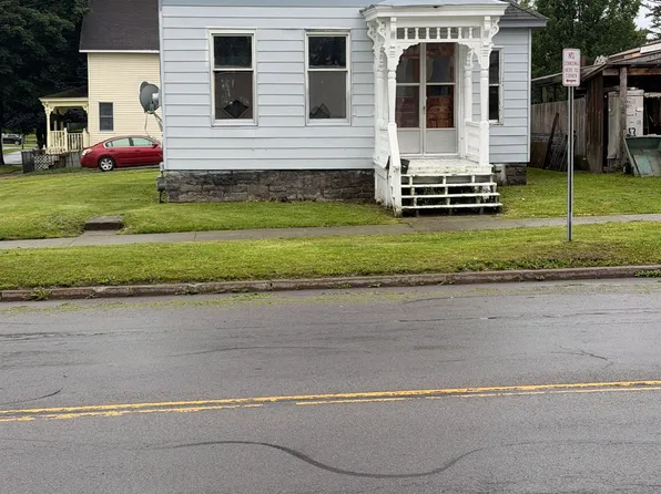 935 State St, Ogdensburg, NY 13669