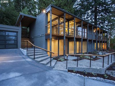 1055 SW Westwood Ct, Portland, OR, 97239