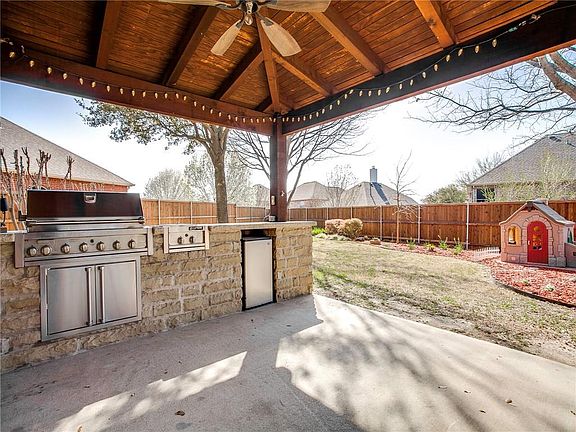 2nd image of 6424 Lasalle Ln